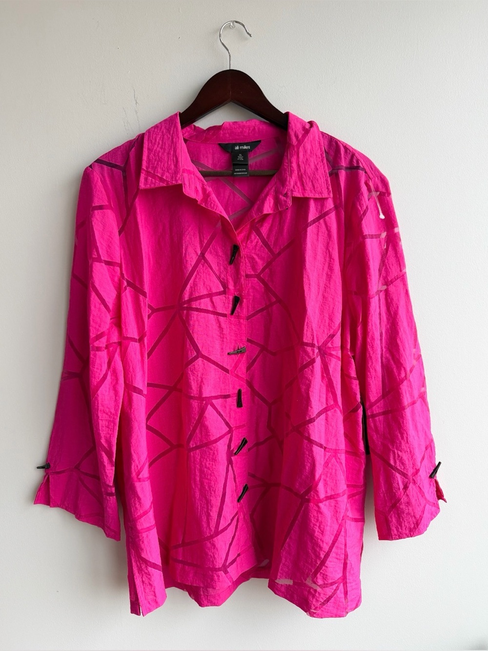 Ali Miles Pink Geometric Abstract Button-Front Shirt